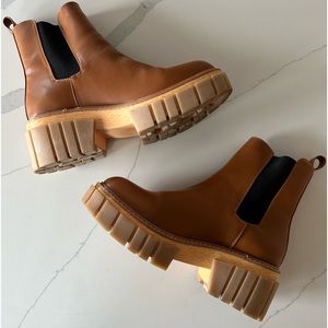 Madden Girl Phoebee Boot ✨